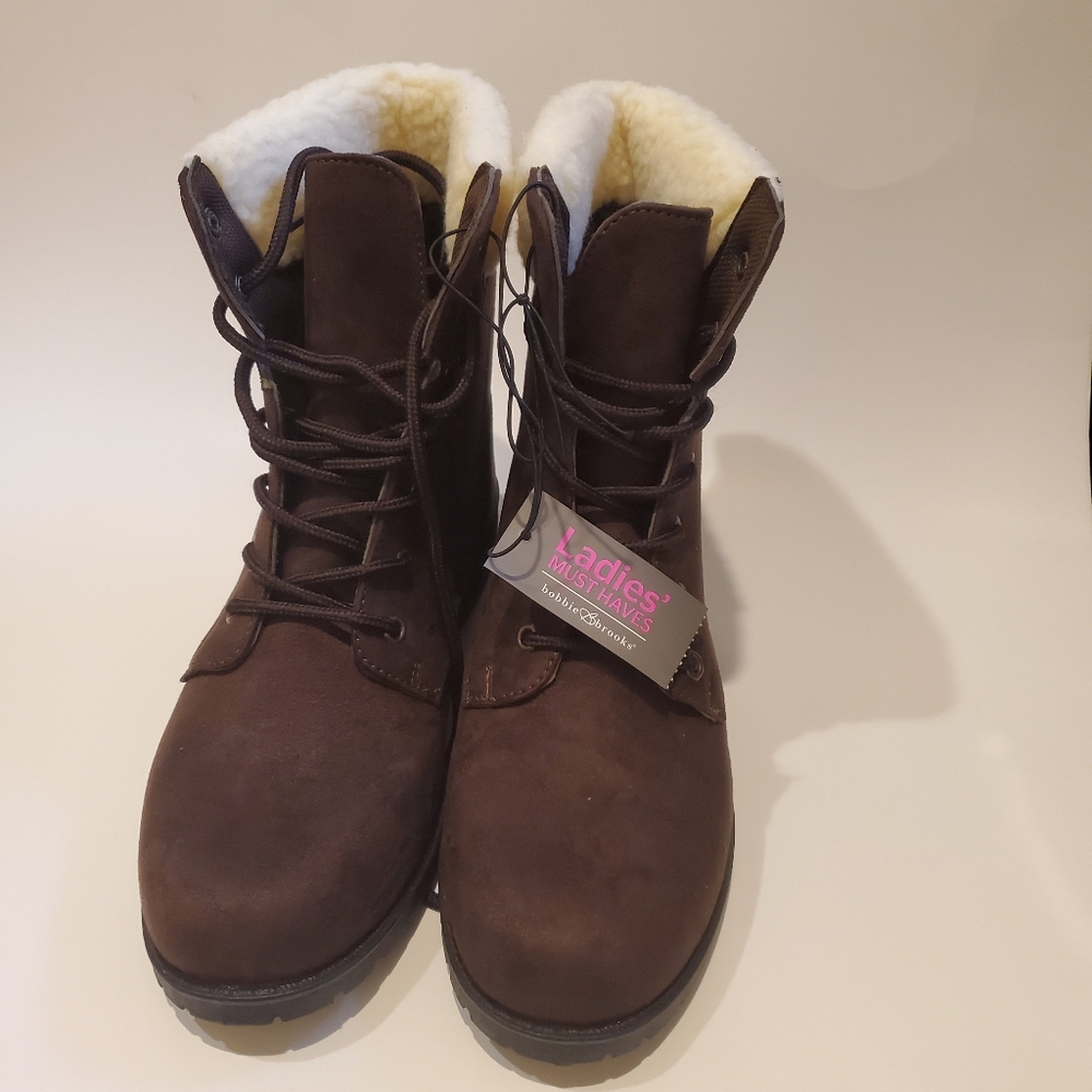 Bobbie brooks brown boots size M(8-9)